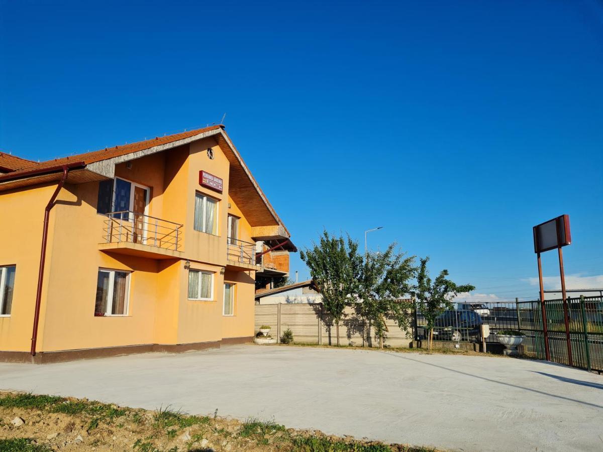 Pensiunea Sanziana Hotel Oradea Luaran gambar