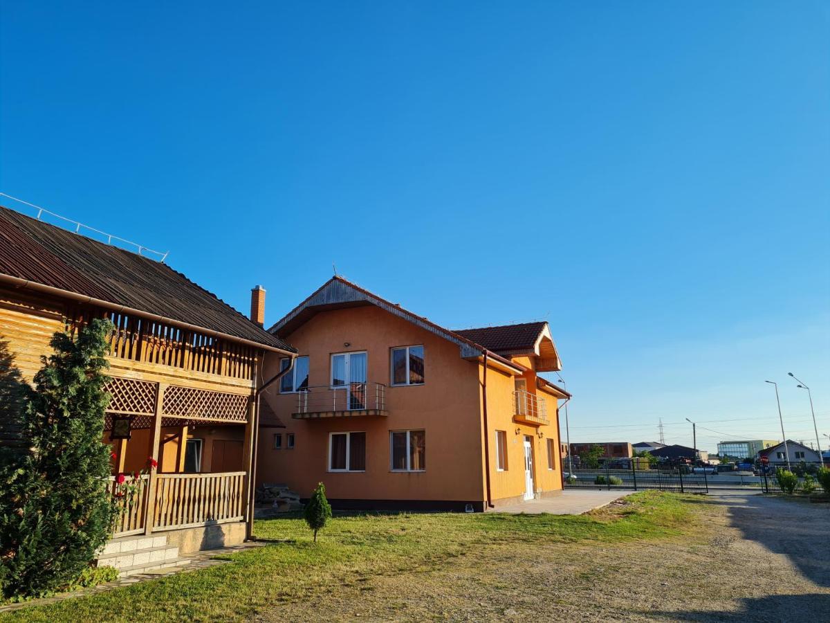 Pensiunea Sanziana Hotel Oradea Luaran gambar