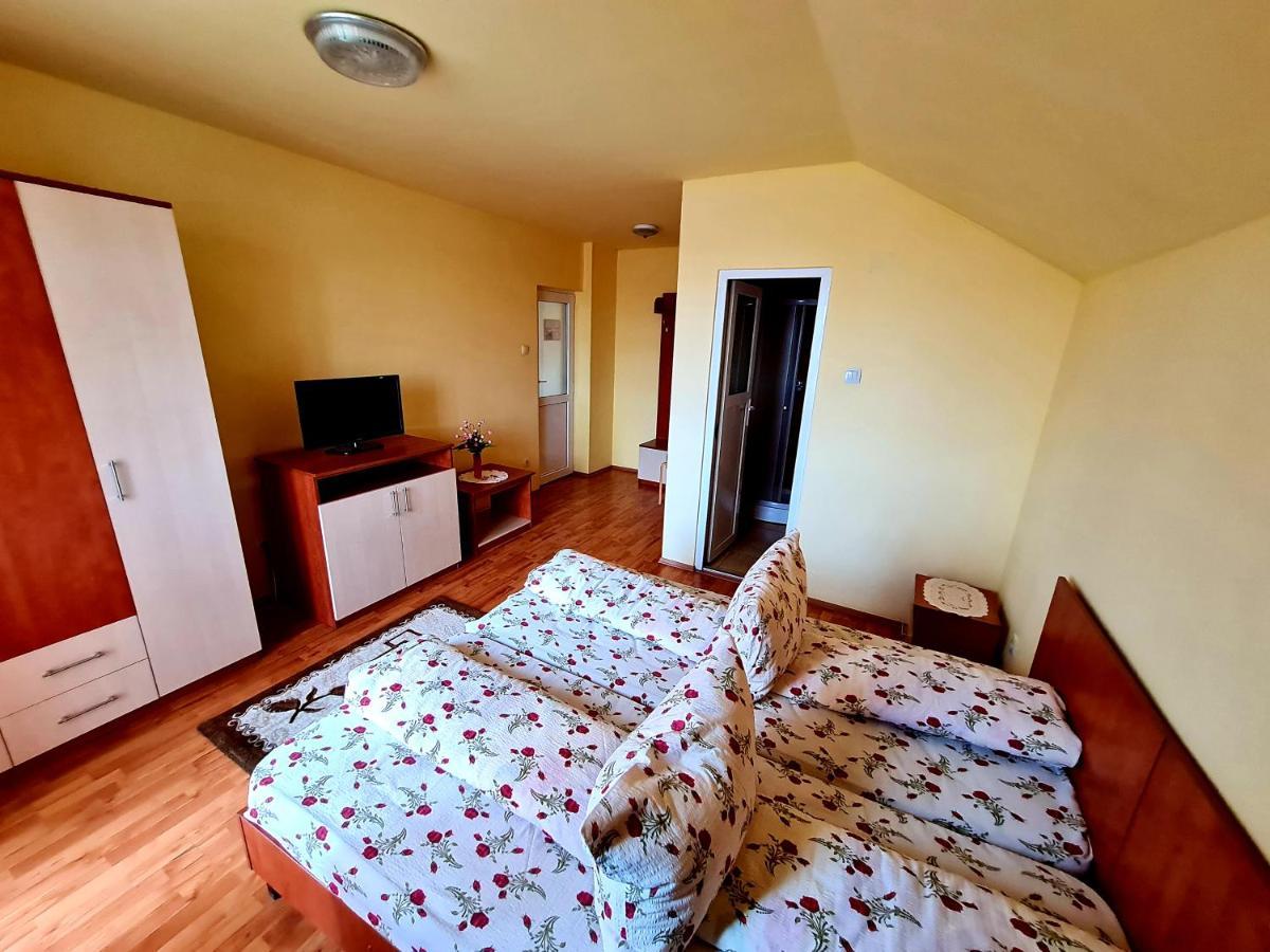 Pensiunea Sanziana Hotel Oradea Luaran gambar