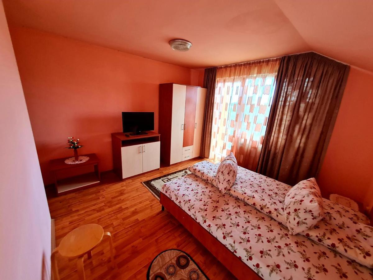 Pensiunea Sanziana Hotel Oradea Luaran gambar