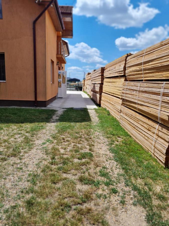 Pensiunea Sanziana Hotel Oradea Luaran gambar