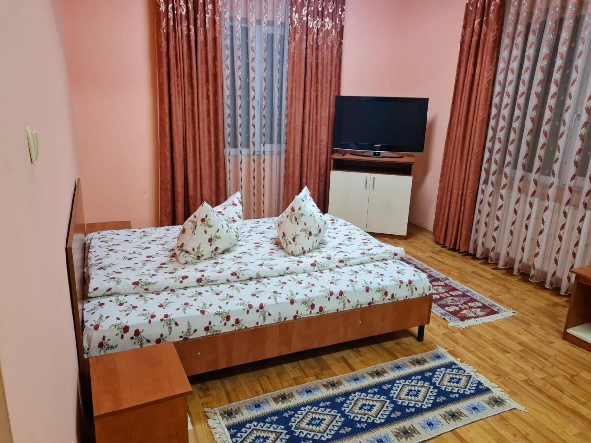 Pensiunea Sanziana Hotel Oradea Luaran gambar