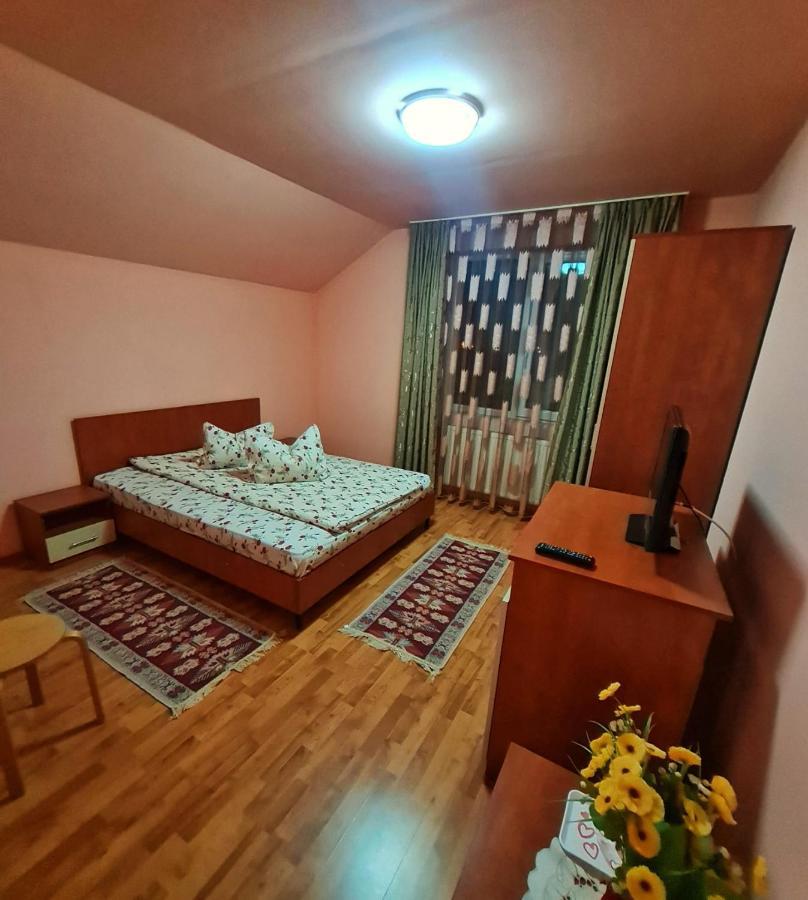 Pensiunea Sanziana Hotel Oradea Luaran gambar